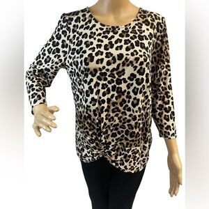 Chicos, scoop, neck, 3/4 sleeve, leopard top. Size 1 (6-8)